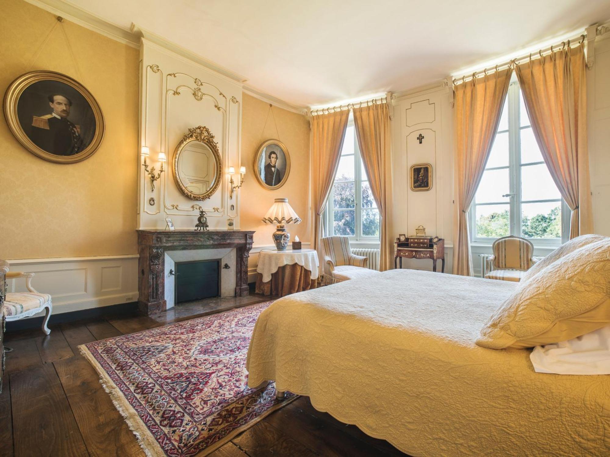 Chateau De Bouceel - Mont Saint Michel Vergoncey Bilik gambar